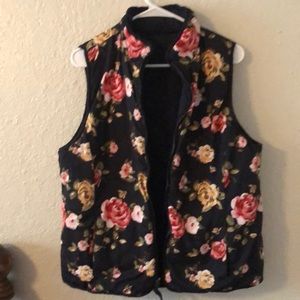 Reversible puffer vest sz L
